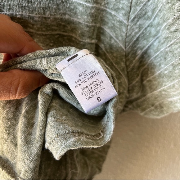 Chloe K Size Small Light Green and White Striped Flowy T-Shirt - Picture 2 of 7